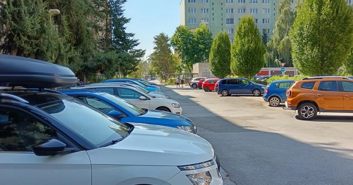 Parkovanie ukončilo vládu Smeru. Ako situáciu riešiť?