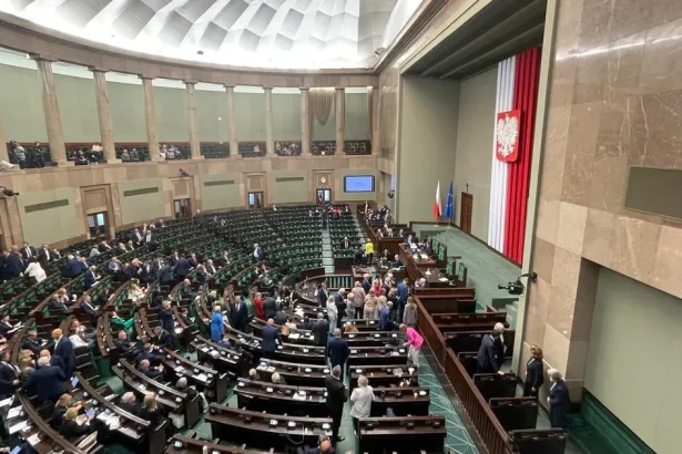 Poľsko zmiernilo zákaz interrupcií, hrozí prezidentské veto