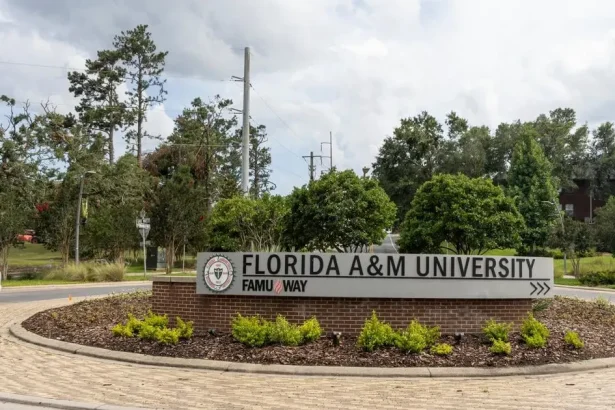 Pri streľbe na Floride utrpelo zranenie viacero ľudí