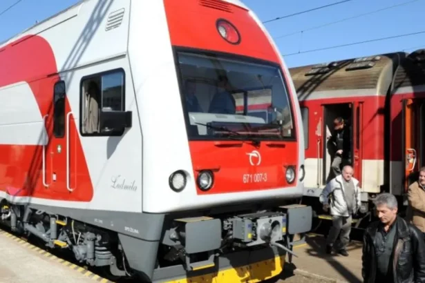 Prísnejšie tresty za útoky na vlakvedúcich a rušňovodičov
