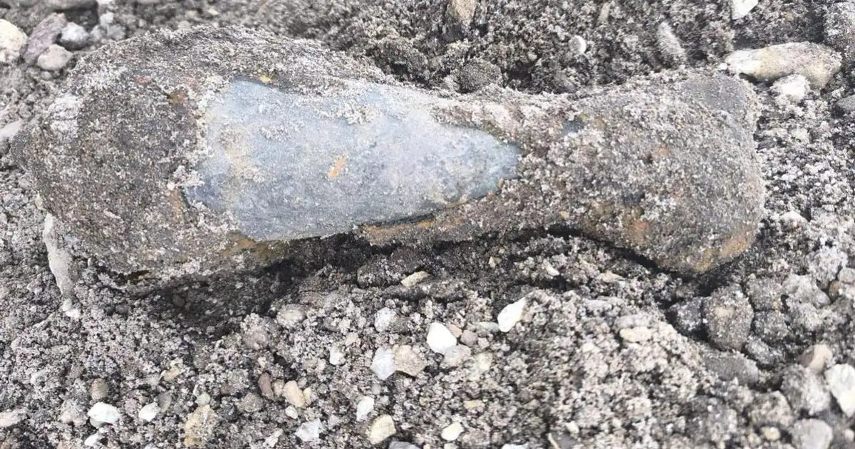 Pyrotechnik prevzal muníciu nájdenú na dvoch miestach pri ceste