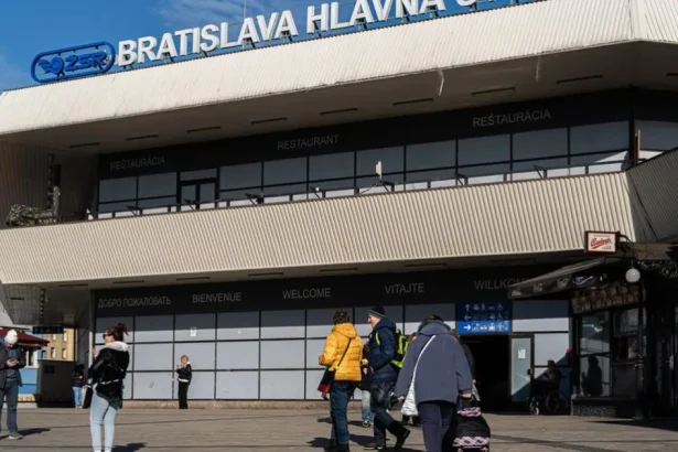 Ráž sa teší z nových toaliet, no šípky posielajú cestujúcich inam
