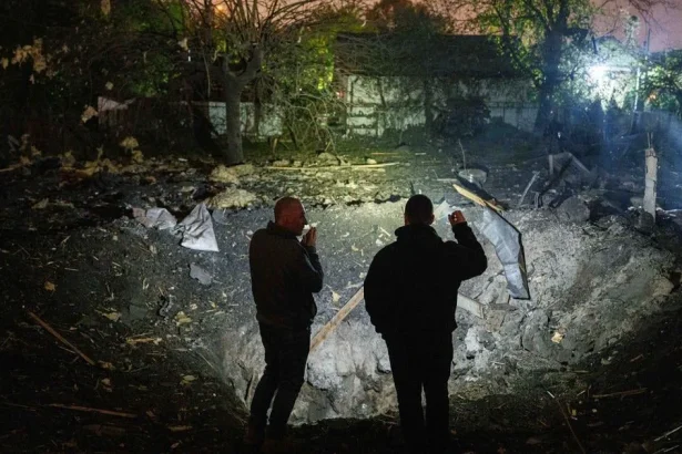 Rusko útočilo raketami na Kyjev, Ukrajina vyslala na Moskovskú oblasť stovky dronov