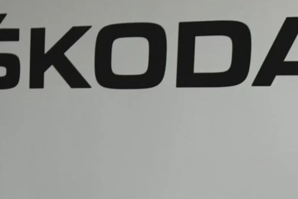 Škoda znižuje produkciu pre výpadky dodávok z Ukrajiny