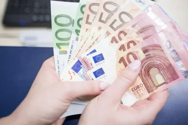 Slovensko si tento rok požičalo cez desať miliárd eur