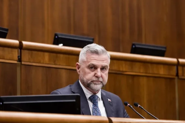 Smer obviňuje opozíciu, Matovič podľa strany radikalizuje mladých