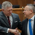 Smer si zmenil pravidlá, aby mohol dočasne vládnuť bez limitov