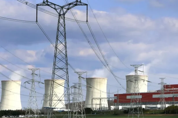 Spustenie štvrtého bloku jadrovej elektrárne Mochovce