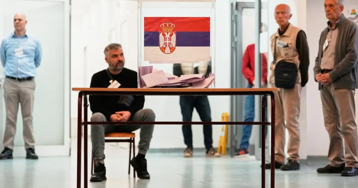 Srbsko čakajú parlamentné voľby, ktoré rozhodnú o ďalšom smerovaní krajiny
