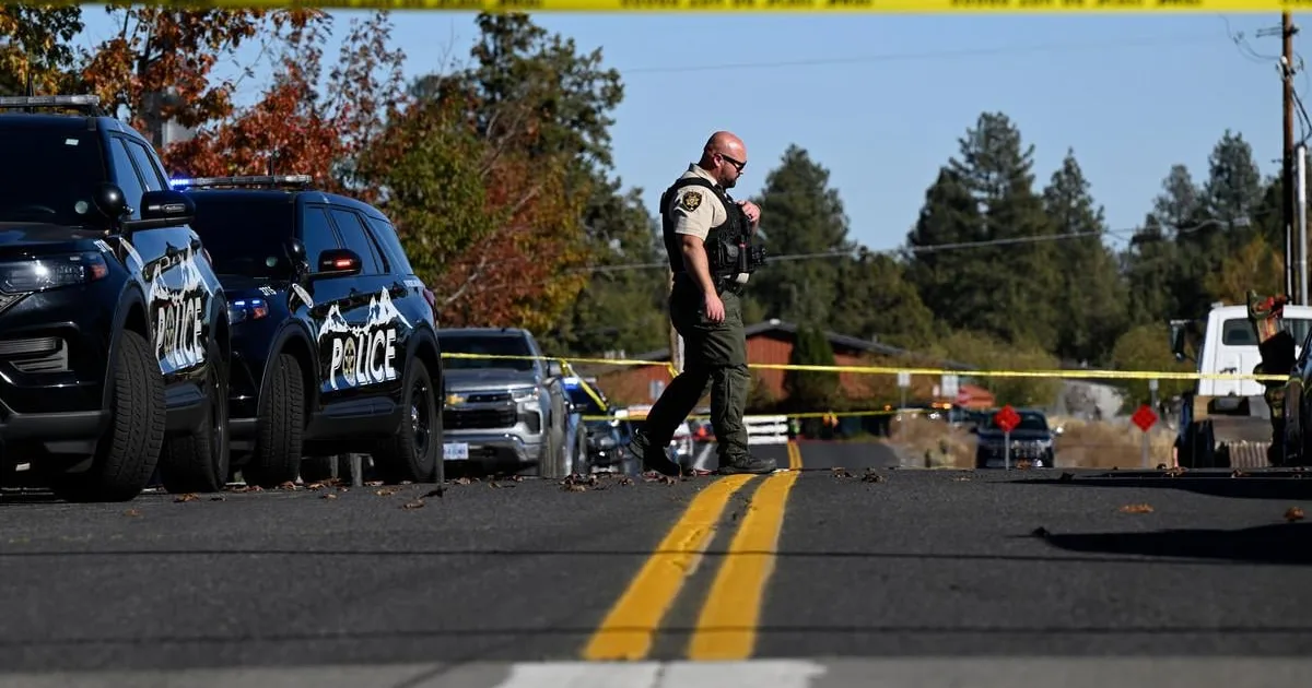Strelec z oregonskej základnej školy bol jej bývalým žiakom