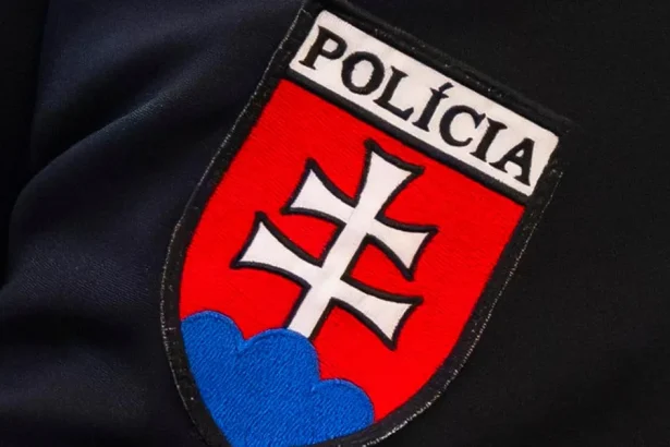 Študent v Komárne vyhrážal sa zabitím spolužiakovi, prokurátor navrhuje väzbu