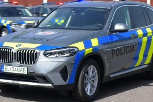 Súd vydal na muža zatykač, polícia vyhlásila pátranie a prosí verejnosť o pomoc