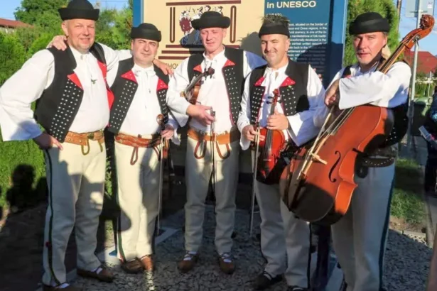 Symbol Jánošíkovho kraja zdomácnel aj v Turci, v dedine mu venovali informačný panel