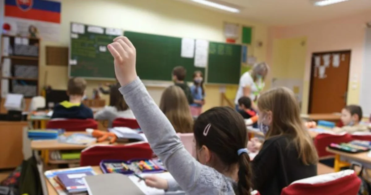 Takmer polovici slovenských učiteľov hrozí