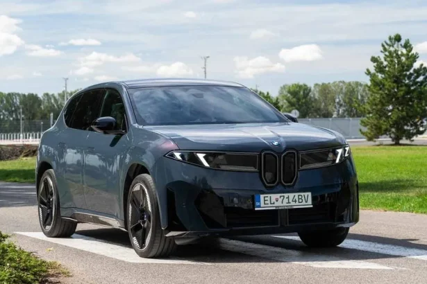 Verejnosť sa zhodla s porotou, vyhlásili Auto roka 2026