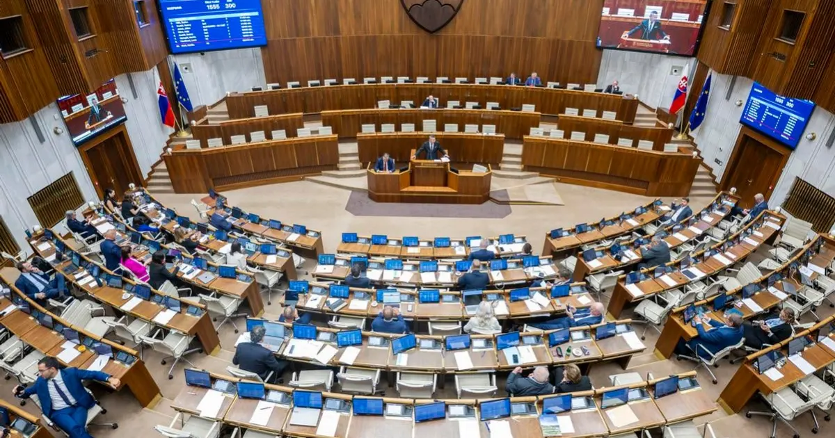 Vláda dnes schválila núdzovú pomoc pre farmárov