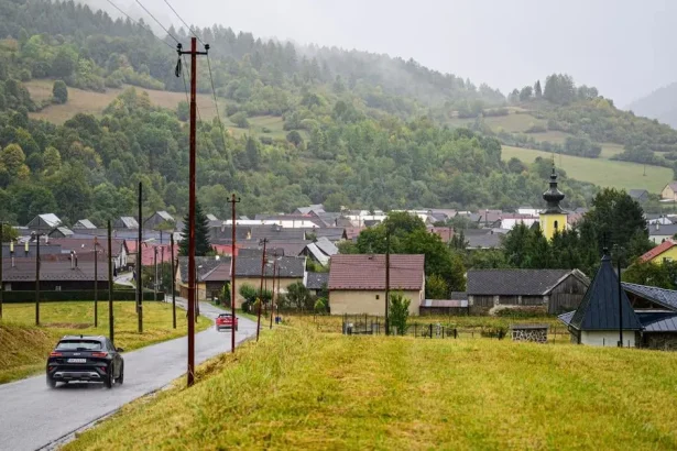 Vláda plánuje vyššie výdavky, mestá hľadajú úspory