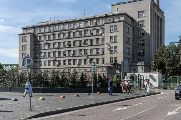 Vnútro presunie svoje úrady na nové miesta