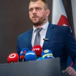 Vrtuľník, štvorkolka, chránené muchy, fiasko v župe, súd. Kto je Filip Kuffa z Kežmarku