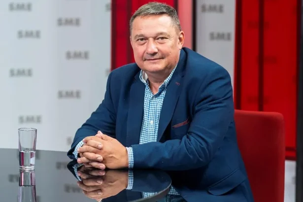 Zmeko: Ľudia majte doma vodu na tri dni, nejde o paniku